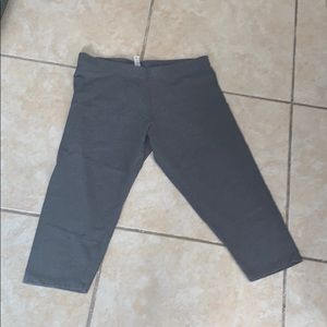 2/10 Grey Yoga pants